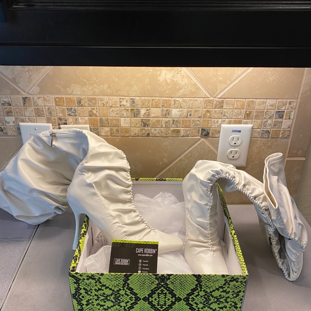 SOLDWomen Cape Robbin WHATSIS Over The Knee Boots